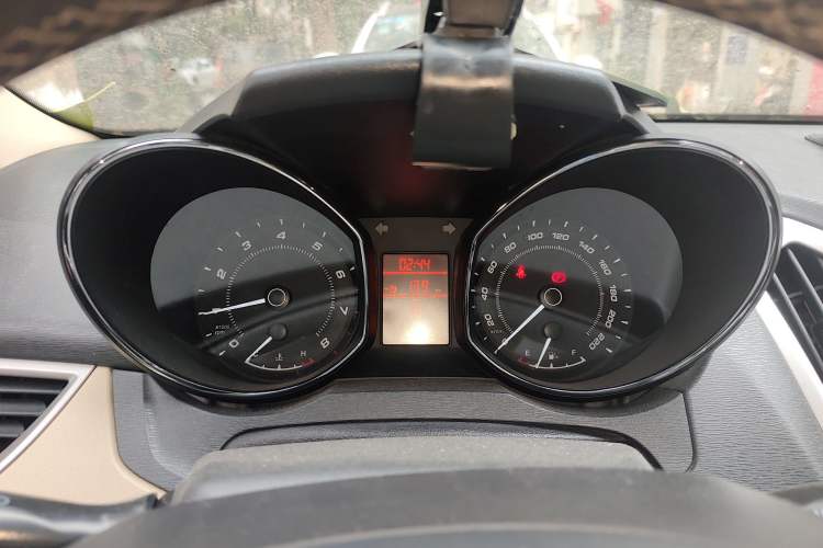 Used Chery Arrizo 7 2015 1.6L Manual ZhiShang Edition Instrument Cluster