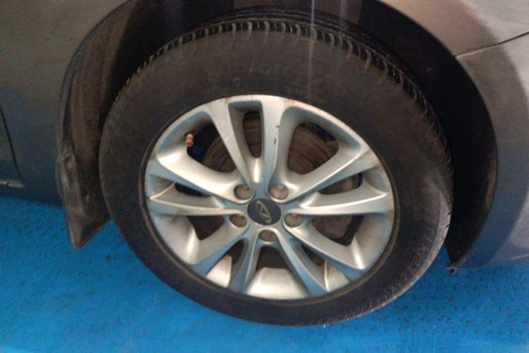 Used Chery Arrizo 7 2015 1.6L Manual ZhiShang Edition Right Front Wheel Hub