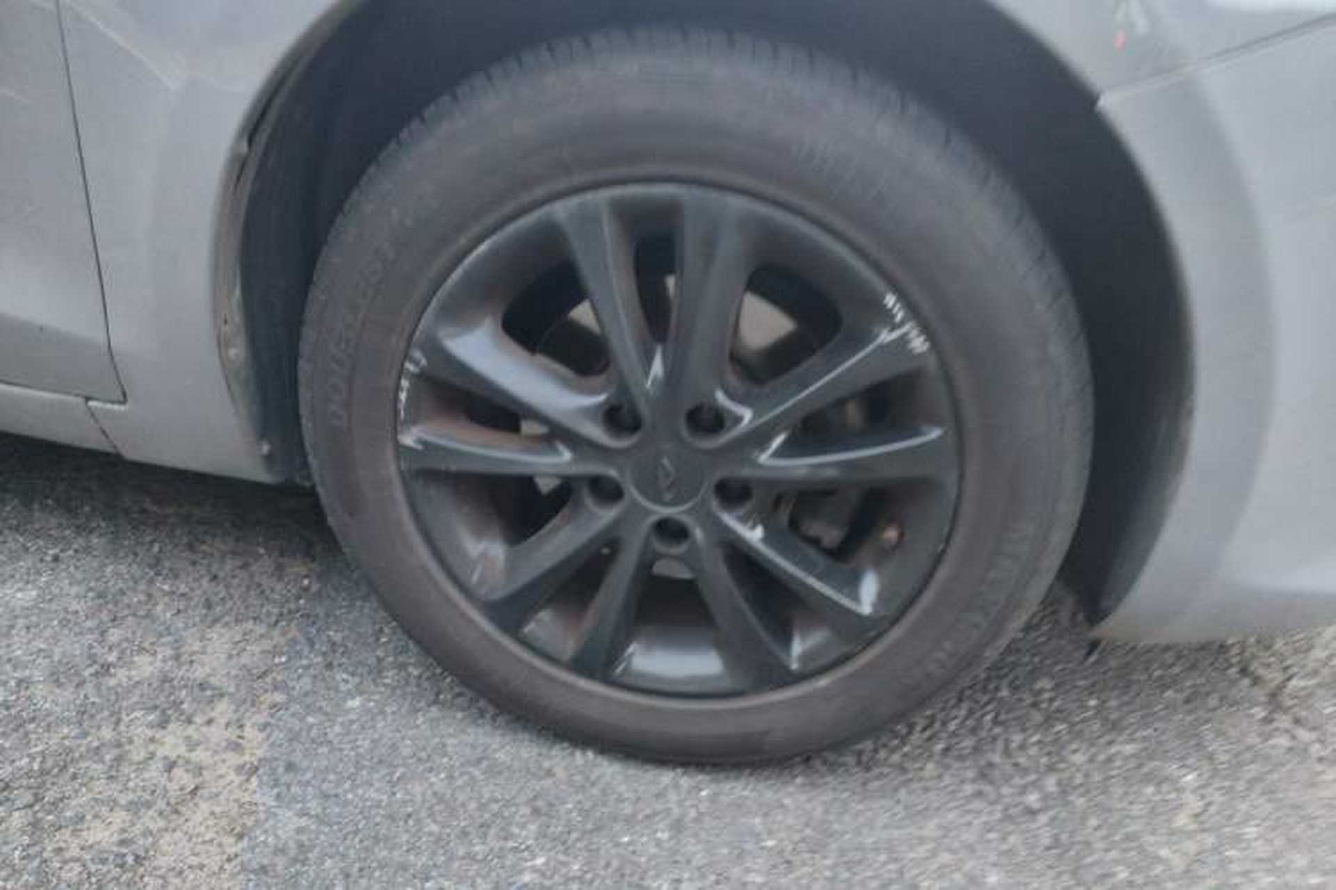 Used Chery Arrizo 7 2015 1.5T Manual ZhiXiang Edition Right Front Wheel Hub