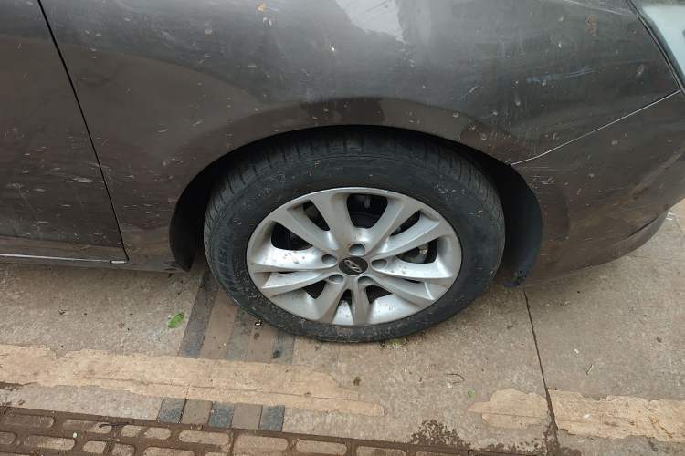 Used Chery Arrizo 7 2015 1.6L Manual ZhiShang Edition Right Front Wheel Hub