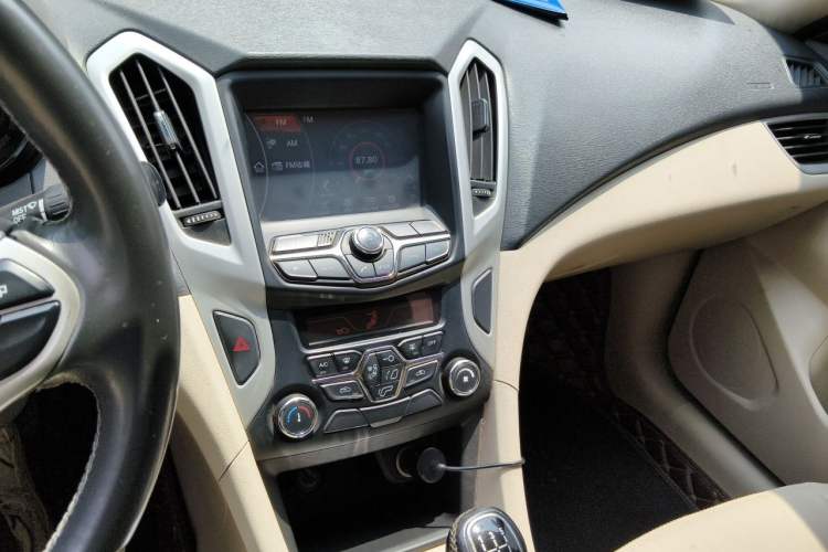 Used Chery Arrizo 7 2015 1.6L Manual ZhiShang Edition Audio And AC Panel