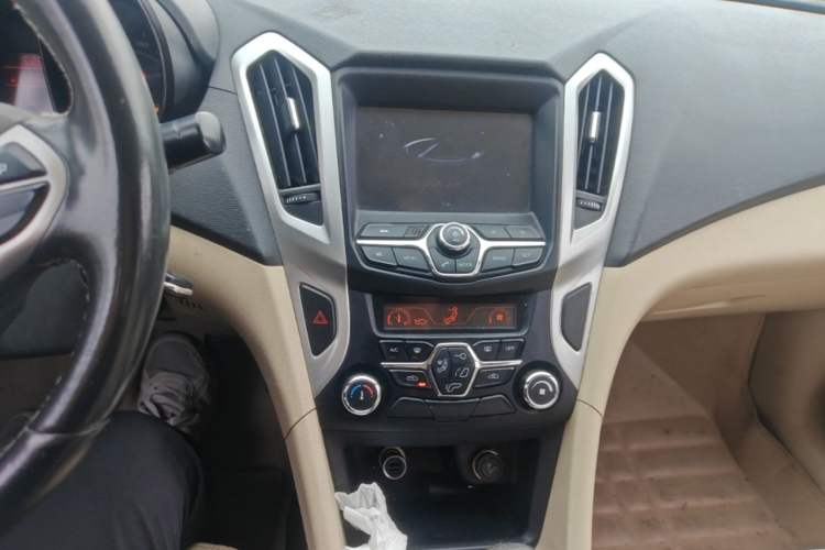 Used Chery Arrizo 7 2015 1.6L Manual ZhiShang Edition Audio And AC Panel