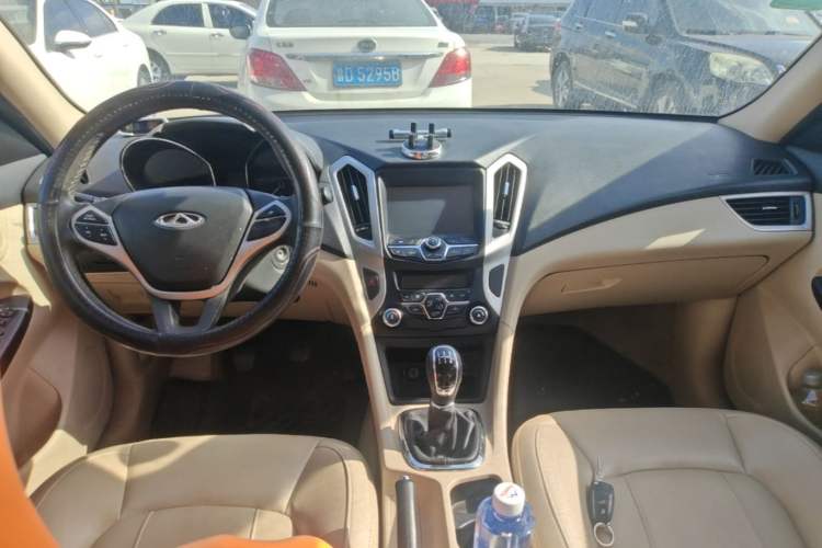 Used Chery Arrizo 7 2015 1.6L Manual ZhiShang Edition Center Console