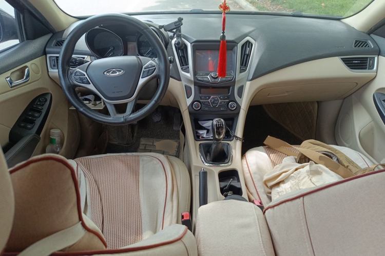 Used Chery Arrizo 7 2015 1.6L Manual ZhiXiang Edition Center Console