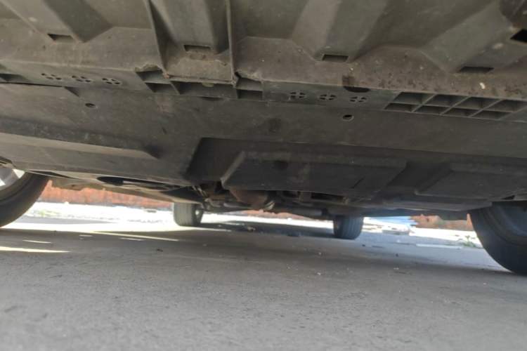 Used Chery Arrizo 7 2015 1.6L Manual ZhiShang Edition Chassis Front