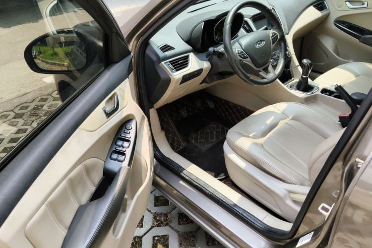 Used Chery Arrizo 7 2015 1.6L Manual ZhiShang Edition Driver Seat