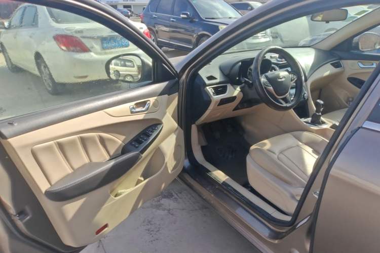 Used Chery Arrizo 7 2015 1.6L Manual ZhiShang Edition Driver Seat