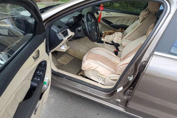 Used Chery Arrizo 7 2015 1.6L Manual ZhiXiang Edition Driver Seat