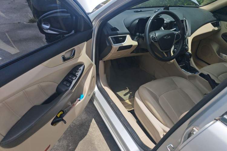 Used Chery Arrizo 7 2015 1.6L Manual ZhiShang Edition Driver Seat