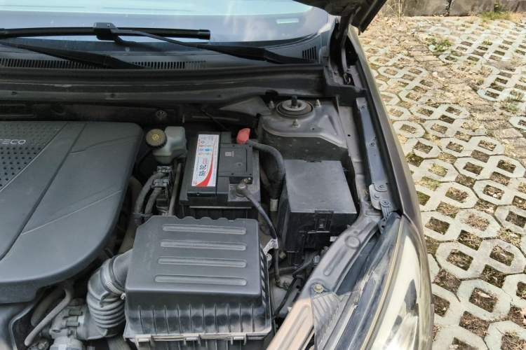 Used Chery Arrizo 7 2015 1.6L Manual ZhiShang Edition Engine Bay Left