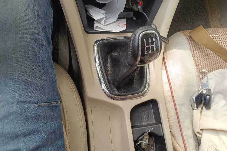 Used Chery Arrizo 7 2015 1.6L Manual ZhiXiang Edition Gear Lever