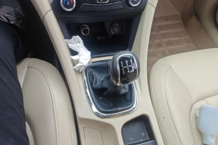 Used Chery Arrizo 7 2015 1.6L Manual ZhiShang Edition Gear Lever