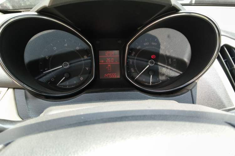 Used Chery Arrizo 7 2015 1.6L Manual ZhiShang Edition Odometer Close Up