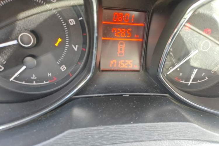 Used Chery Arrizo 7 2015 1.6L Manual ZhiShang Edition Odometer Close Up