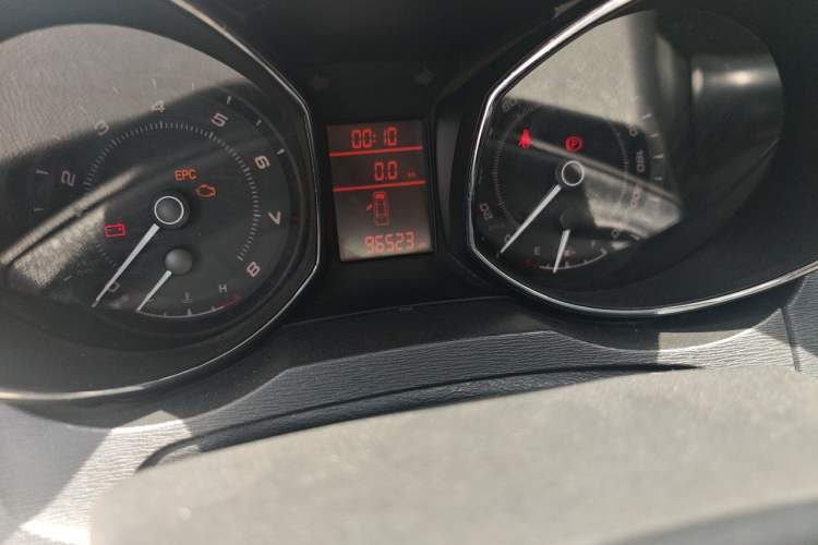 Used Chery Arrizo 7 2015 1.6L Manual ZhiShang Edition Odometer Close Up