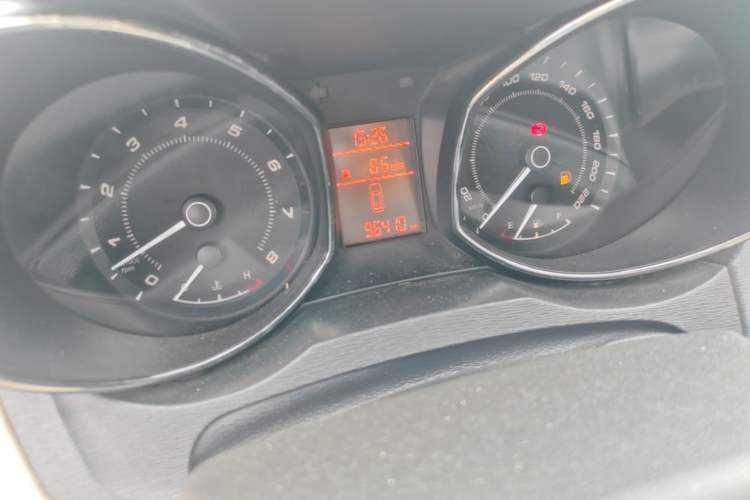 Used Chery Arrizo 7 2015 1.6L Manual ZhiShang Edition Odometer Close Up
