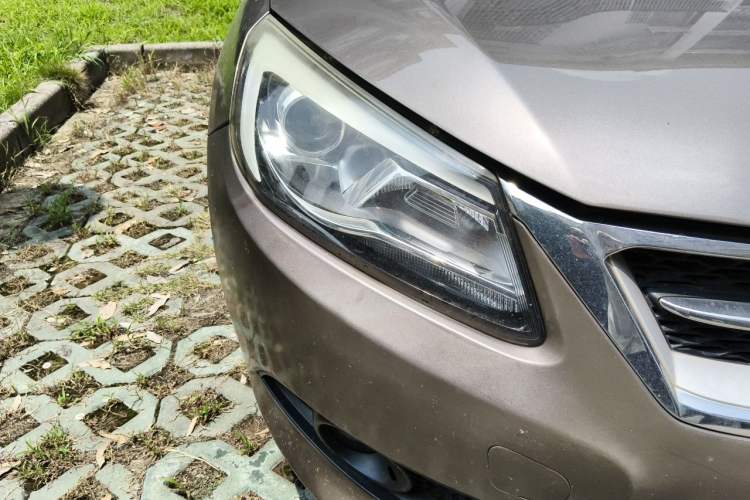 Used Chery Arrizo 7 2015 1.6L Manual ZhiShang Edition Right Front Headlight