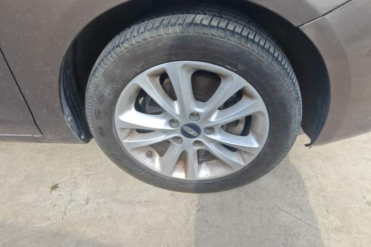 Used Chery Arrizo 7 2015 1.6L Manual ZhiShang Edition Right Front Wheel Hub