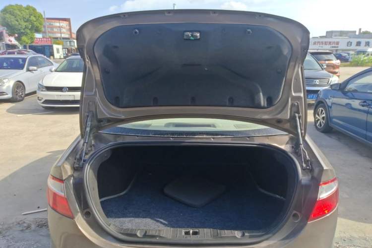 Used Chery Arrizo 7 2015 1.6L Manual ZhiShang Edition Trunk