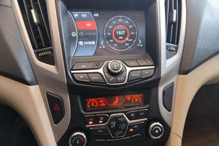 Used Chery Arrizo 7 2015 1.6L CVT ZhiShang Edition Audio And AC Panel
