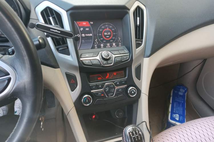 Used Chery Arrizo 7 2015 1.6L Manual ZhiShang Edition Audio And AC Panel