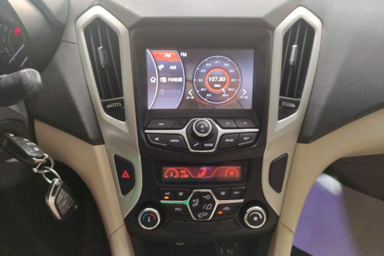 Used Chery Arrizo 7 2015 1.6L Manual ZhiShang Edition Audio And AC Panel