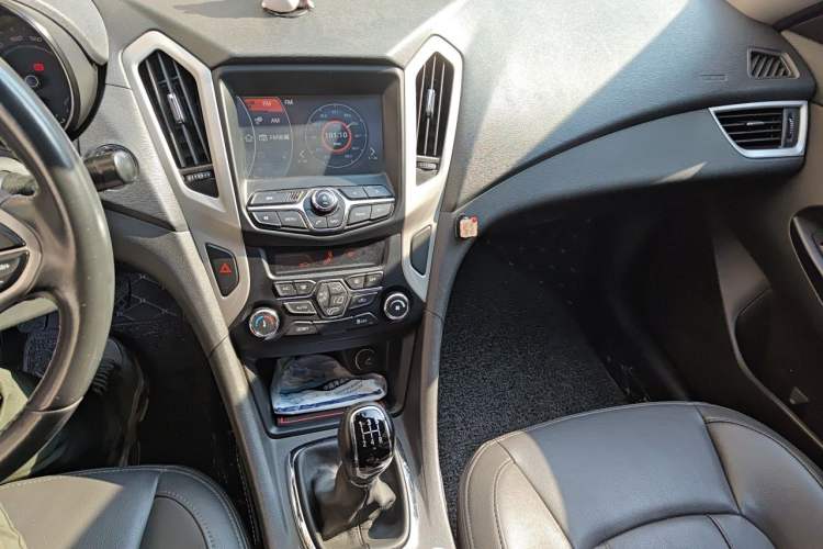 Used Chery Arrizo 7 2015 1.5T Manual ZhiXiang Edition Audio And AC Panel