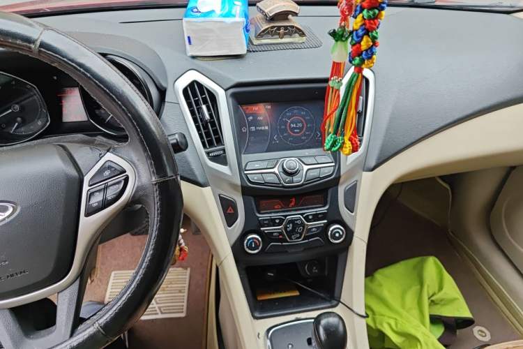 Used Chery Arrizo 7 2015 1.6L CVT ZhiShang Edition Audio And AC Panel