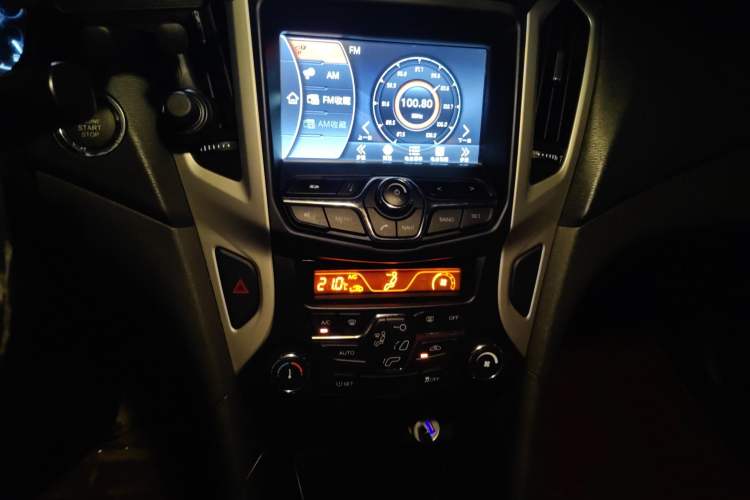 Used Chery Arrizo 7 2015 1.5T Manual ZhiXiang Edition Audio And AC Panel