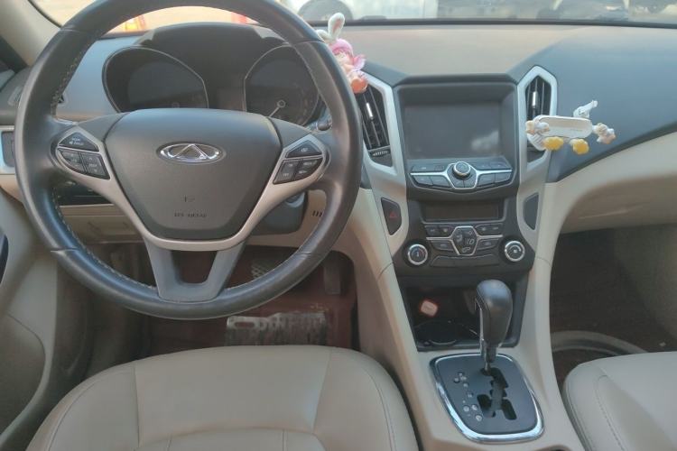Used Chery Arrizo 7 2015 1.6L CVT ZhiShang Edition Center Console