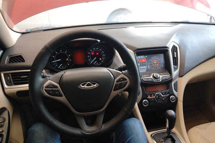 Used Chery Arrizo 7 2015 1.6L CVT ZhiShang Edition Center Console