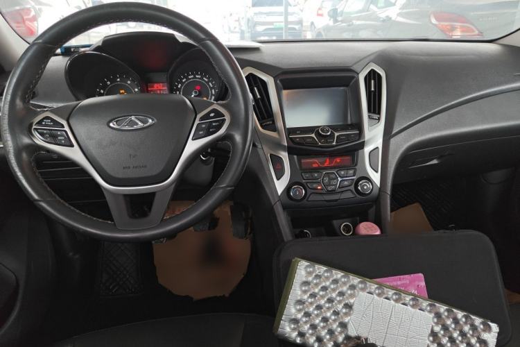 Used Chery Arrizo 7 2015 1.5T Manual ZhiShang Edition Center Console