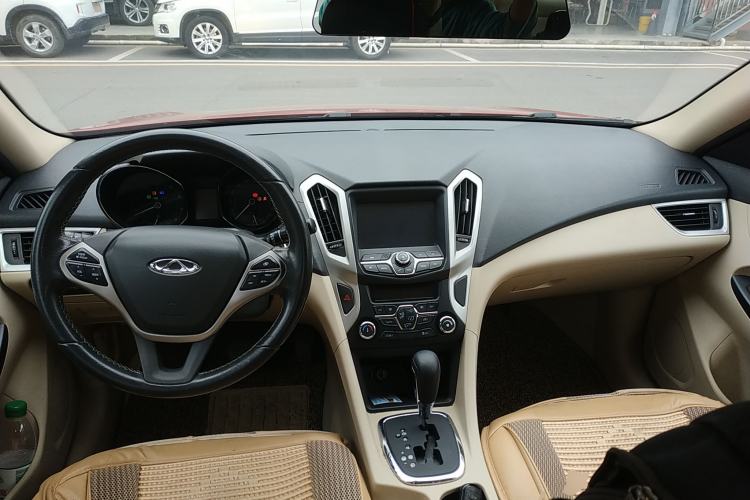 Used Chery Arrizo 7 2015 1.6L CVT ZhiXiang Edition Center Console