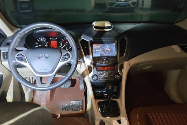 Used Chery Arrizo 7 2015 1.6L CVT ZhiShang Edition Center Console