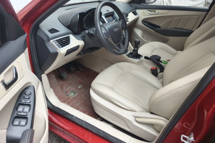 Used Chery Arrizo 7 2015 1.5T Manual ZhiShang Edition Driver Seat