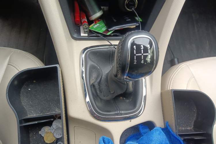 Used Chery Arrizo 7 2015 1.6L Manual ZhiShang Edition Gear Lever