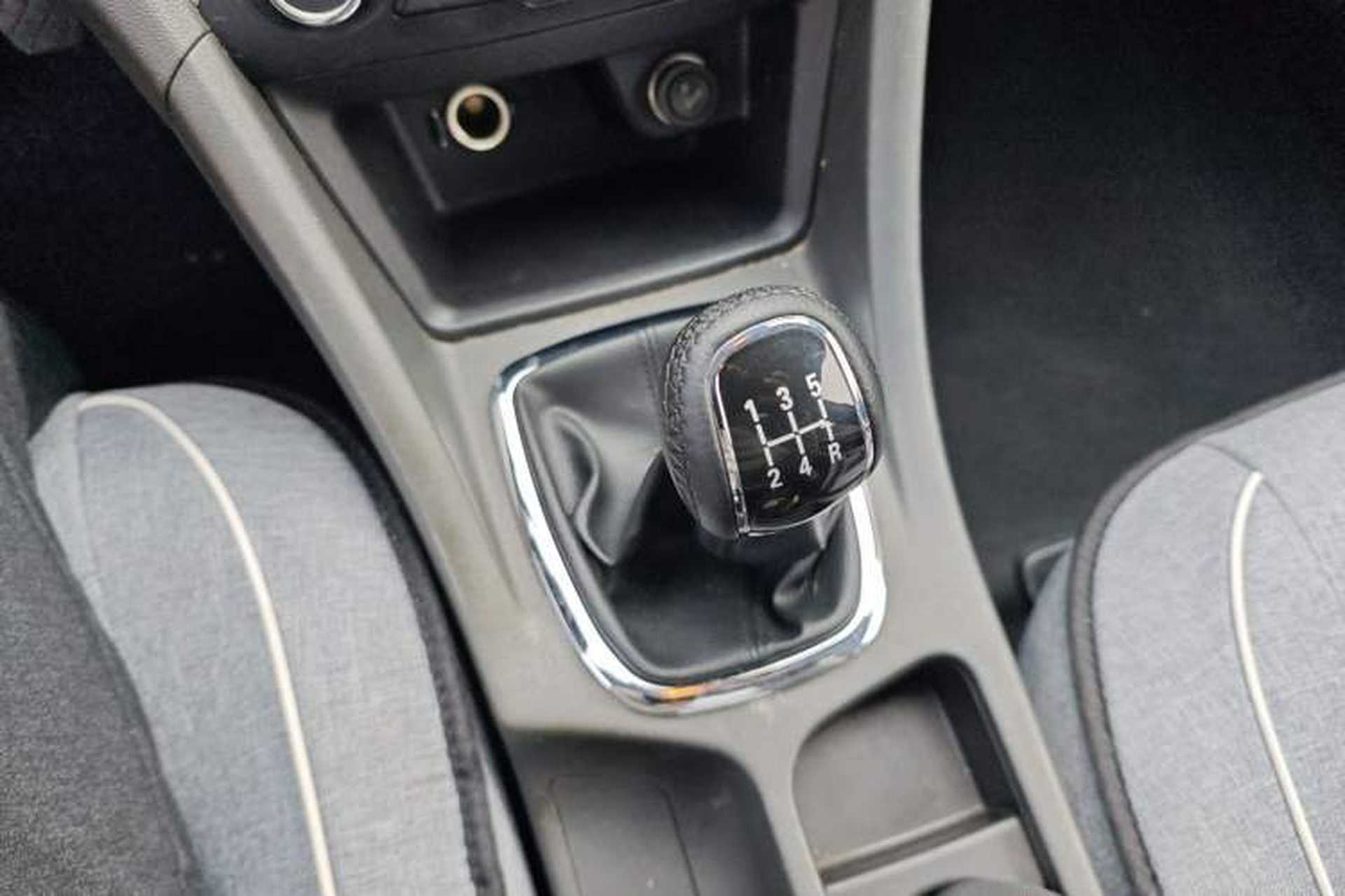 Used Chery Arrizo 7 2015 1.5T Manual ZhiShang Edition Gear Lever