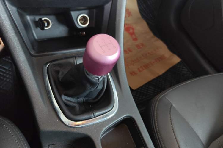 Used Chery Arrizo 7 2015 1.5T Manual ZhiShang Edition Gear Lever