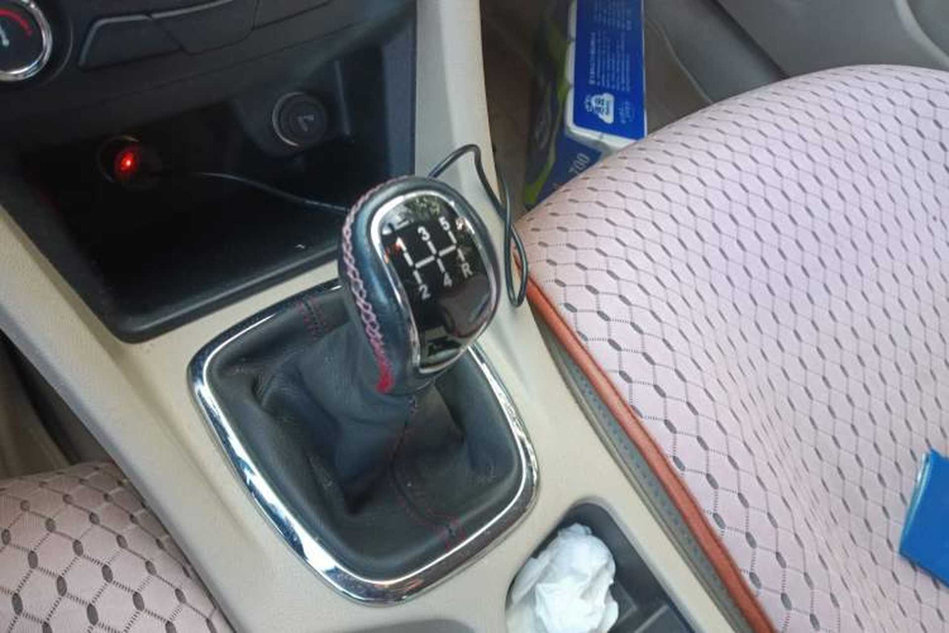Used Chery Arrizo 7 2015 1.6L Manual ZhiShang Edition Gear Lever