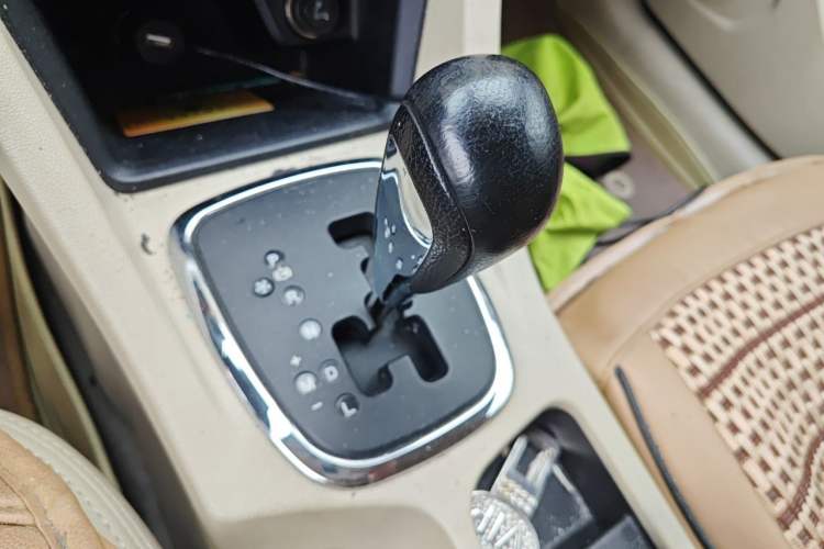 Used Chery Arrizo 7 2015 1.6L CVT ZhiShang Edition Gear Lever
