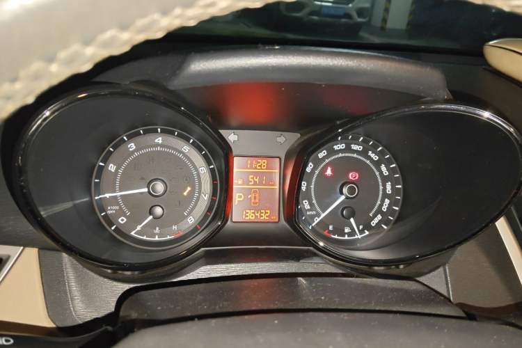 Used Chery Arrizo 7 2015 1.6L CVT ZhiShang Edition Instrument Cluster