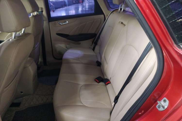 Used Chery Arrizo 7 2015 1.6L Manual ZhiShang Edition Interior 4