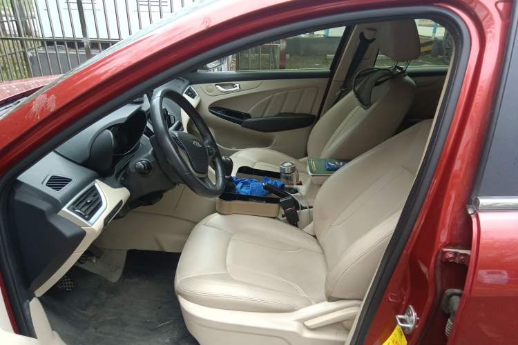 Used Chery Arrizo 7 2015 1.6L Manual ZhiShang Edition Left Front Seat