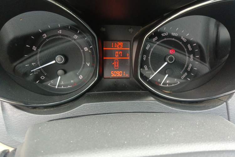 Used Chery Arrizo 7 2015 1.6L Manual ZhiShang Edition Odometer Close Up