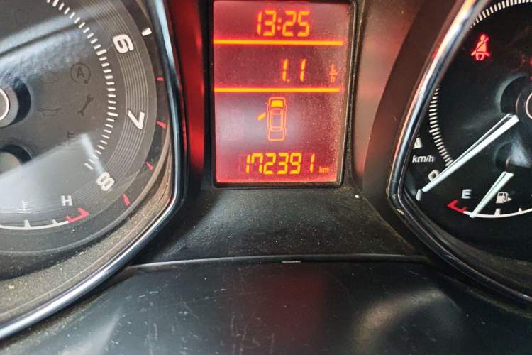 Used Chery Arrizo 7 2015 1.6L Manual Zhi Ling Edition Odometer Close Up