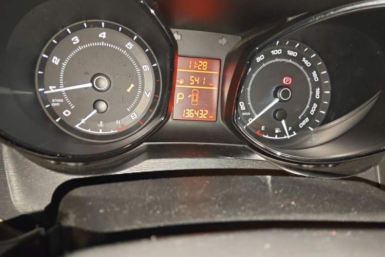Used Chery Arrizo 7 2015 1.6L CVT ZhiShang Edition Odometer Close Up