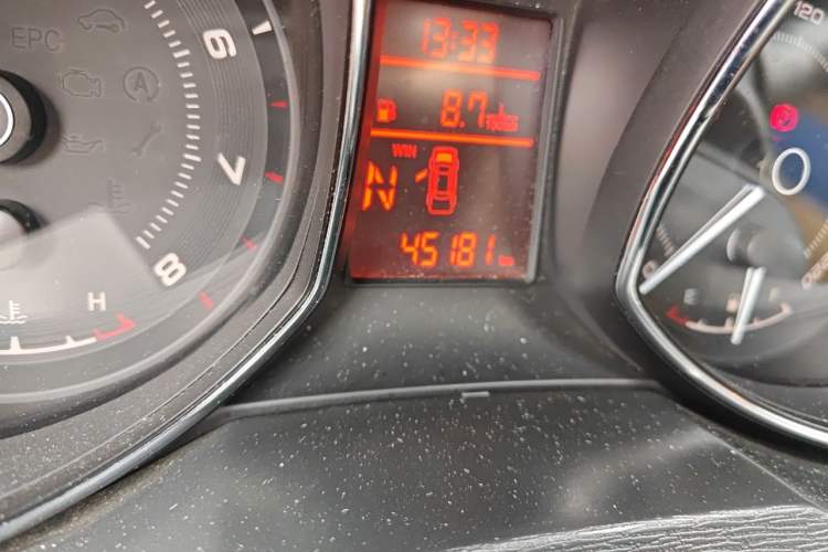 Used Chery Arrizo 7 2015 1.6L CVT ZhiShang Edition Odometer Close Up