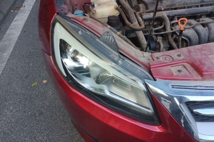 Used Chery Arrizo 7 2015 1.6L Manual ZhiShang Edition Right Front Headlight