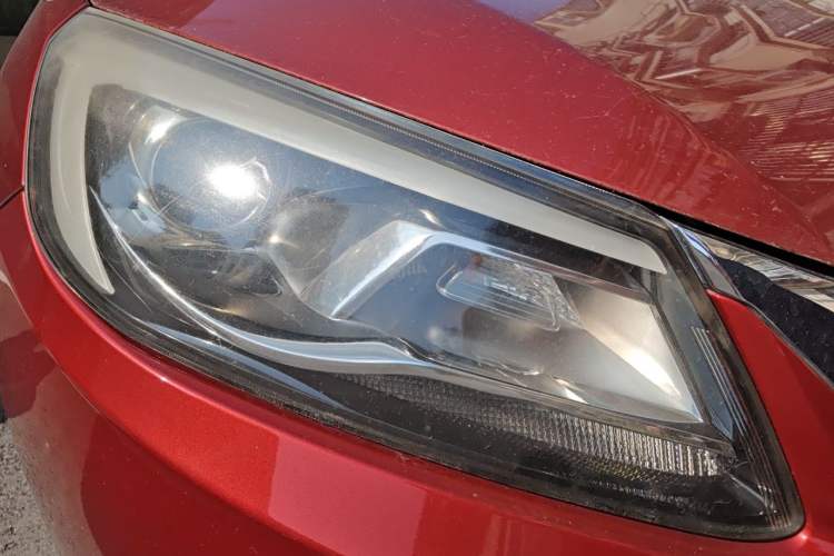 Used Chery Arrizo 7 2015 1.5T Manual ZhiXiang Edition Right Front Headlight