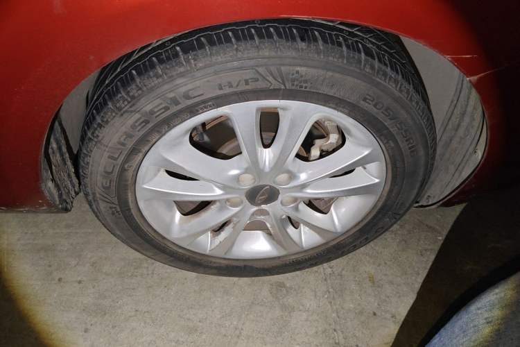 Used Chery Arrizo 7 2015 1.6L CVT ZhiShang Edition Right Front Wheel Hub